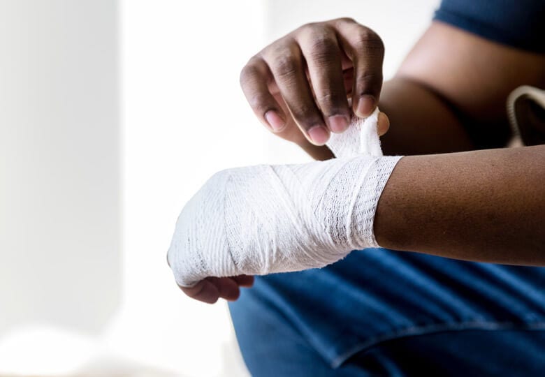 Hand injury after offshore accident